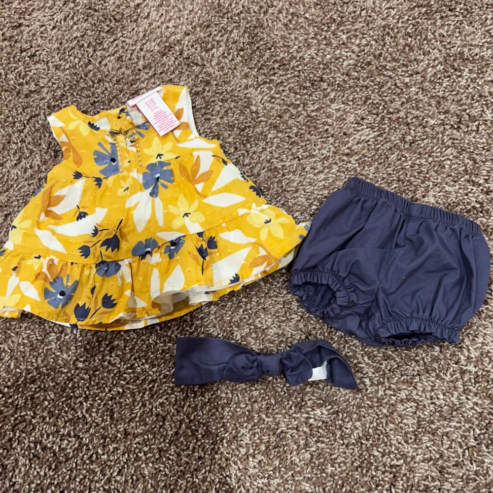 Baby girl outfit. Brand new. Never worn.